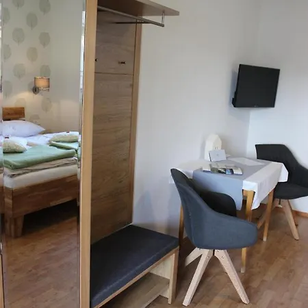 Inn Gasthof Gruner Baum