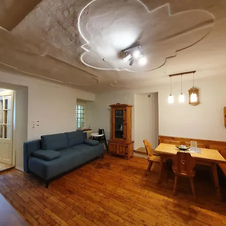 Gasthof Gruner Baum Inn