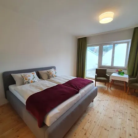 Gruener Baum Fogadó Kirchberg am Wechsel